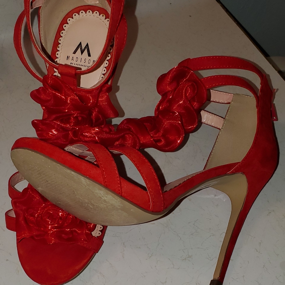 Heels - Picture 2 of 3
